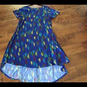 LuLaroe Carly dress size XL EUC blue with feathers